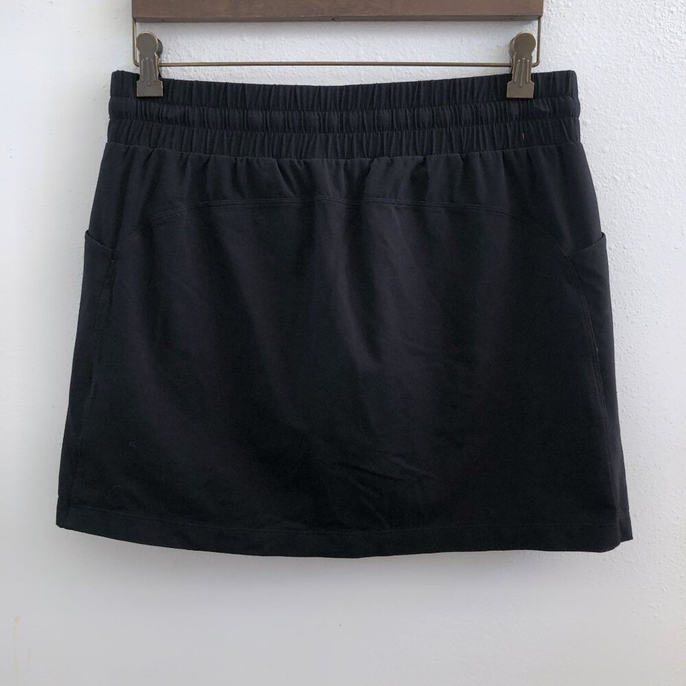 ATHLETA Excursion Hybrid Skort Medium Size